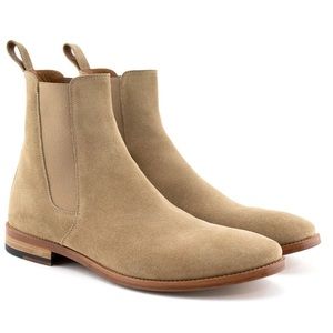 Men's Suede Chukka Boots in Light Tan